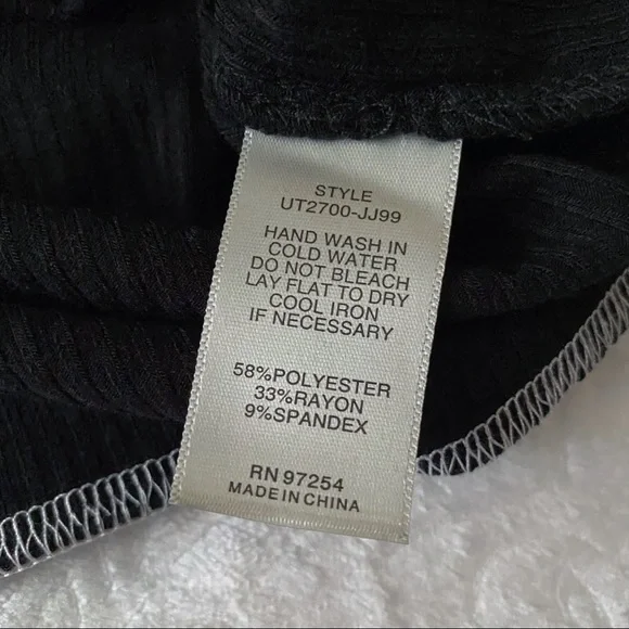 NWT Black Ribbed Crop Top With White Contrast Stitching - Picture 5 of 8